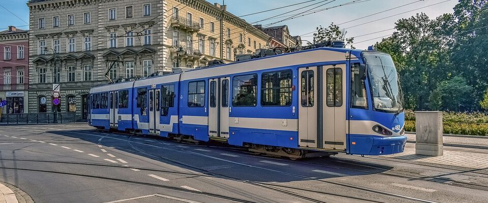 Automatické otevírání dveří u plzeňské MHD