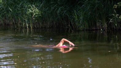 Novoroční koupání v Plzni mnozí otužilci přerušili