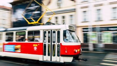 Plzeň jde příkladem. Je prvním městem, kde jezdí jen bezbariérové tramvaje!